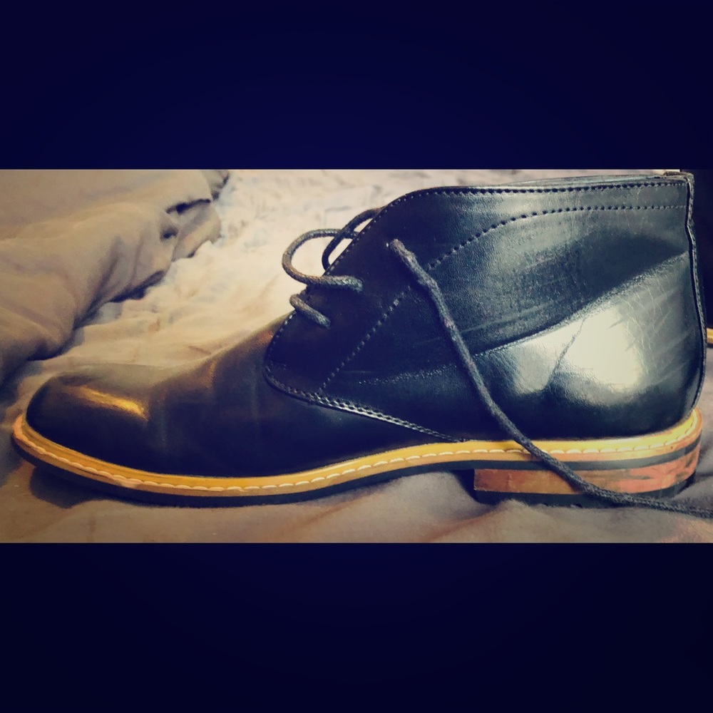 Black Bruno Marc leather chukka boots - 9.5